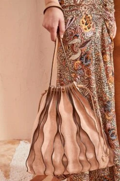 fashion store 58 ULLA JOHNSON Adria Large Pleated Wave Bag - Blush