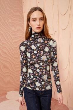 ULLA JOHNSON Aurelia Turtleneck - Nuit 10 ULLA JOHNSON Aurelia Turtleneck - Nuit -fashion store ULLA JOHNSON AURELIA TURTLENECK NUIT RESHOOT 0022