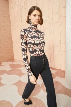 ULLA JOHNSON Aurelia Turtleneck - Obsidian 11 ULLA JOHNSON Aurelia Turtleneck - Obsidian -fashion store ULLA JOHNSON Aurelia Turtleneck OBSIDIAN 05