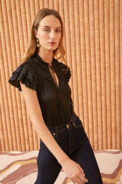 ULLA JOHNSON Eva Top - Noir 11 ULLA JOHNSON Eva Top - Noir -fashion store ULLA JOHNSON Eva Top Noir 0137