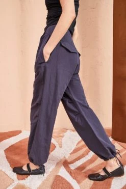 ULLA JOHNSON Eliza Elastic Ballet Flat - Noir 11 ULLA JOHNSON Eliza Elastic Ballet Flat - Noir -fashion store ULLA JOHNSON Feodora Pants MIDNIGHT 0131 7587a8d6 ccc0 4426 96cd 225fc2a9c4c2