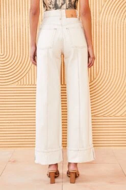 ULLA JOHNSON The Genevieve Jean - Cowrie Wash -fashion store ULLA JOHNSON GENEVIEVE JEAN COWRIE 03 10a9228c 5396 4a88 abb5 14486fb77de5