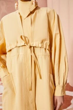 ULLA JOHNSON Galina Coat - Dune -fashion store ULLA JOHNSON Galina Coat DUNE 02 ALT